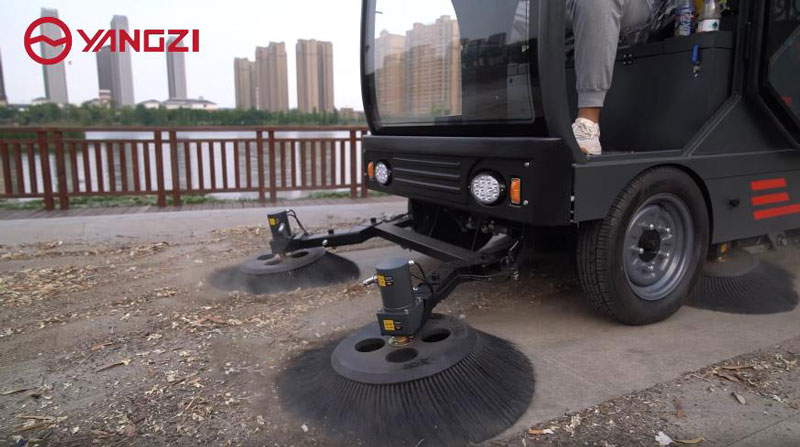 為什么要使用工業(yè)掃地車 為什么要使用工業(yè)掃地車